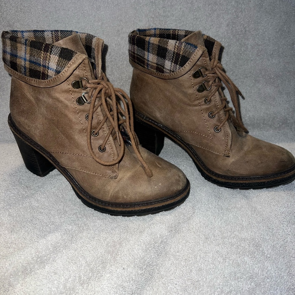 Brown Lace-Up Plaid Cuff Women's Ankle Boot